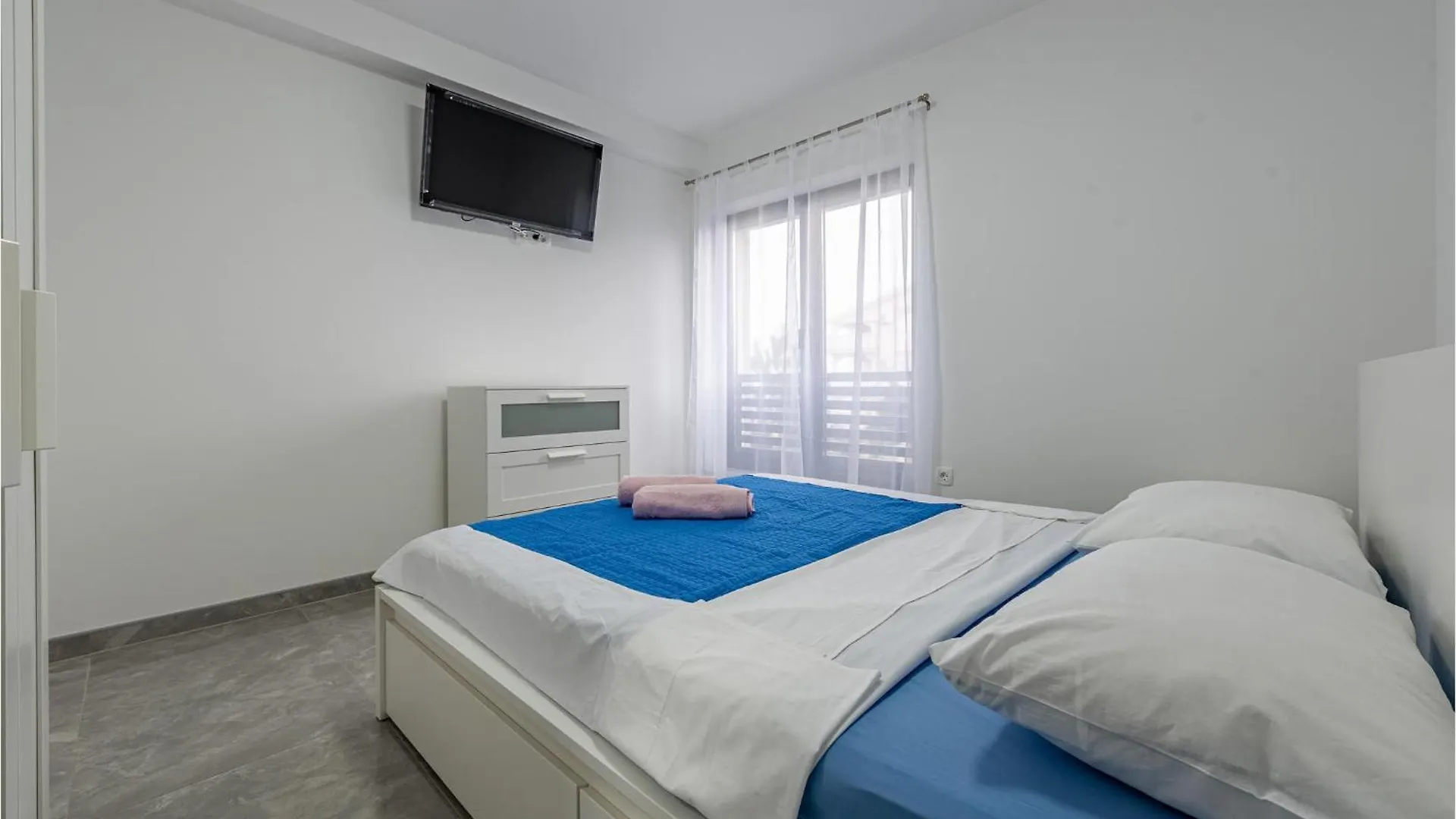 Pet Friendly Apartment In Vir With Wifi